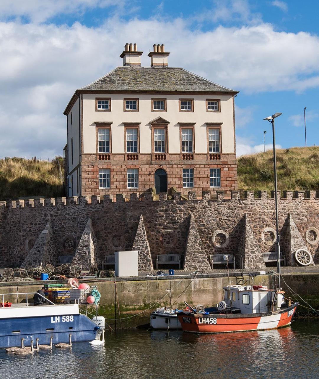 Merchant'S House - Large Two Floor Apartment!! Sleeps Up To 11 People, First Floor Available Separately, Sleeping 2 People At A Reduced Rate!!! Eyemouth Exterior photo